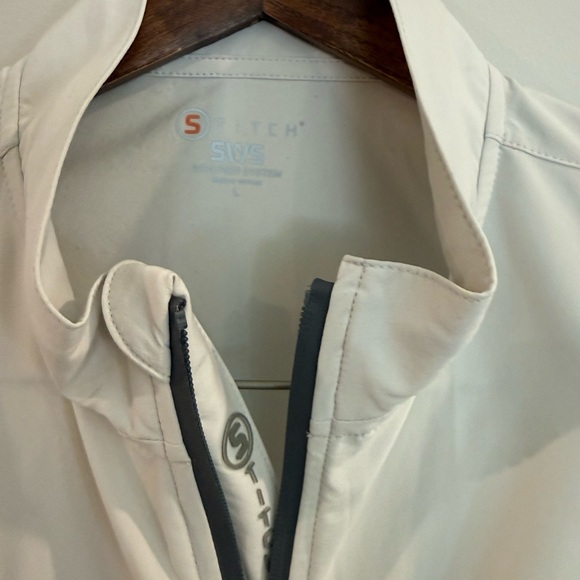 Finley White Golf Vest with Navy Trim - Picture 4 of 8